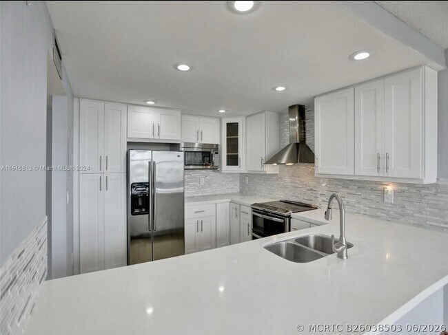 Building Photo - 11930 N Bayshore Dr