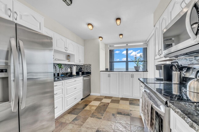 Building Photo - 3610 S Ocean Blvd