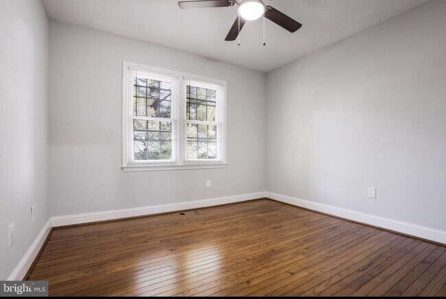 Building Photo - 9612-9612 Hillock Ct