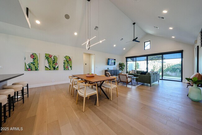 Building Photo - 6314 N 10th Dr