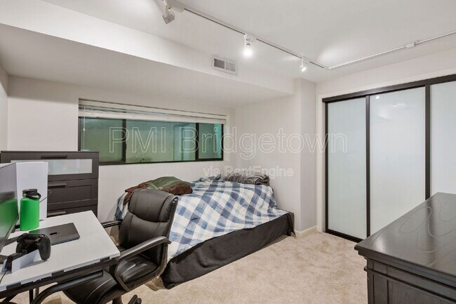 Building Photo - 160 Iron Mountain Blvd