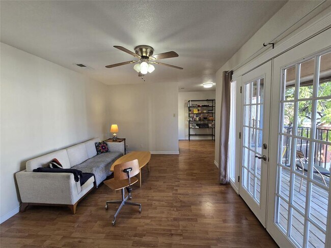 Building Photo - 2600 Penny Ln