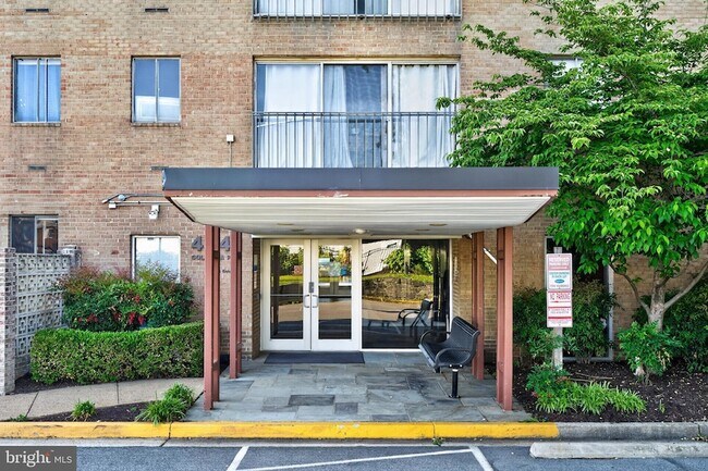 Building Photo - 4241 Columbia Pike