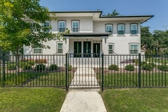 Building Photo - 488-EO