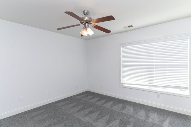 Building Photo - 302 Hampton Forest Drive