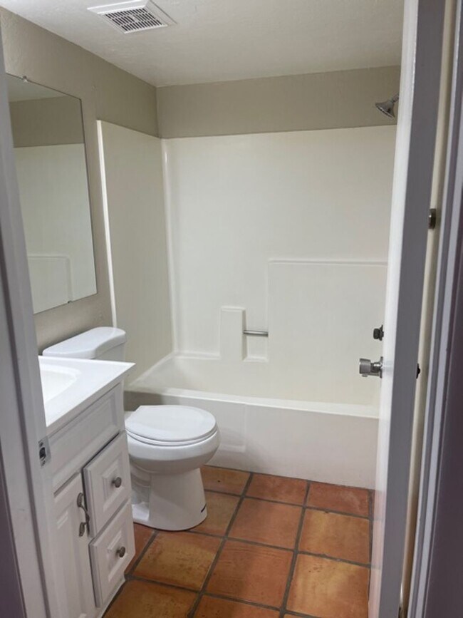 Building Photo - 2 Bed 2 Bath near Old Town Scottsdale