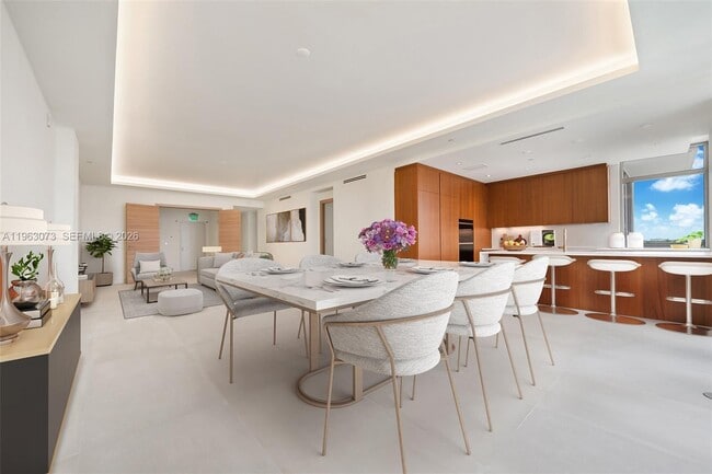 Building Photo - 515 Valencia Ave