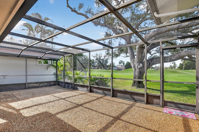 Building Photo - 661 Hollows Cir