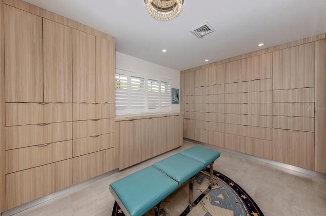 Building Photo - 396 Bayshore Dr