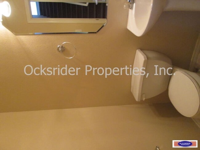 Building Photo - 6115 Park Hill Ave NW