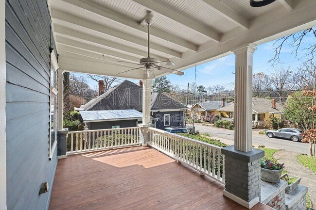 Building Photo - 409 Oakdale Rd NE