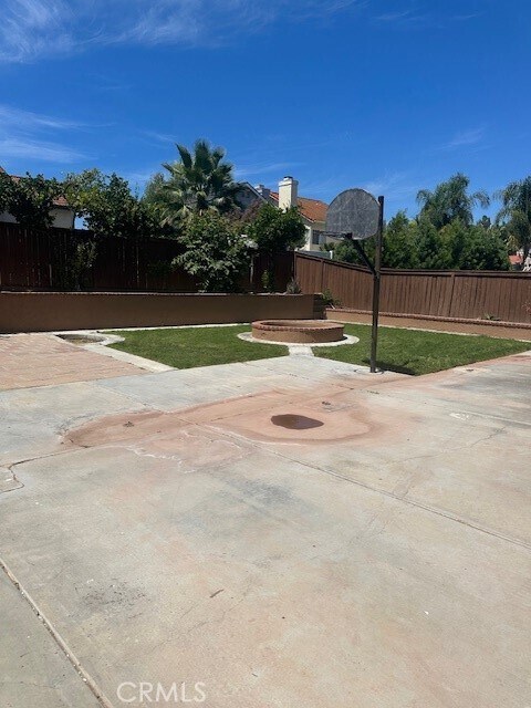 Building Photo - 24511 Leafwood Dr