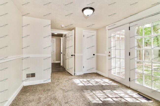 Building Photo - 3022 Hartlage Ct