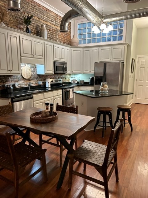 Kitchen/Dining - 417 Evans St