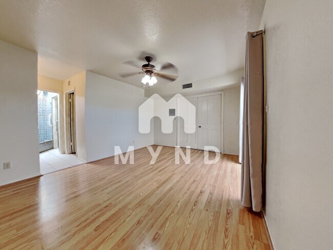 Building Photo - 5100 N Miller Rd Apt 23