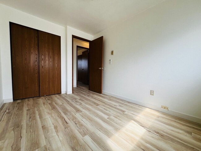 Building Photo - Non-Refundable & Security Deposit Total: $...