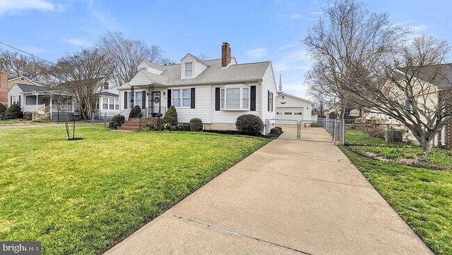 Building Photo - 1406 F St