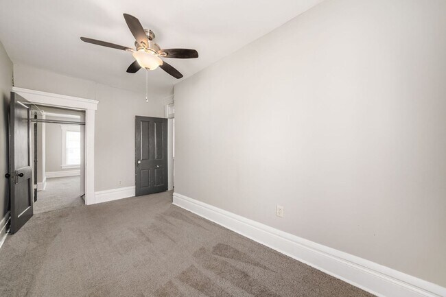 Building Photo - Steps from the Market: Chic 2-Bedroom Townhome in Olde Towne East