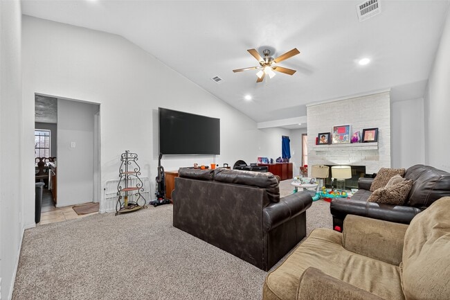 Building Photo - 2606 Owens Cross Dr