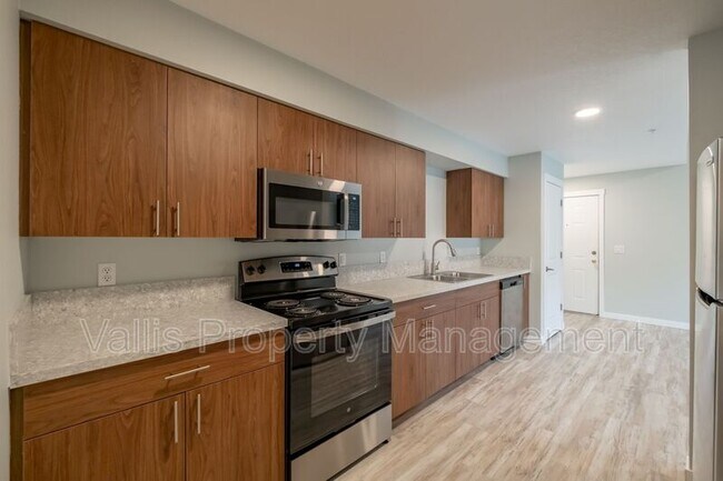 Building Photo - 13001 S Crompton Lane