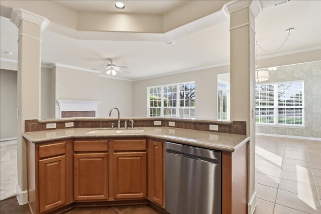 Building Photo - 809 Whispering Wind Dr