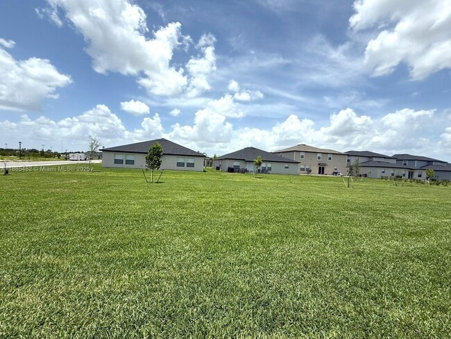 Building Photo - 17561 Paradiso Wy
