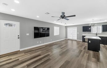 Building Photo - 2509 E Broadway Rd