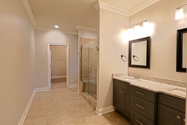 Building Photo - 9186 Sunset Dr