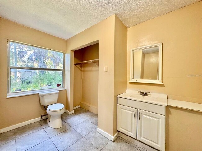 Building Photo - 2511 Imlay Ct S