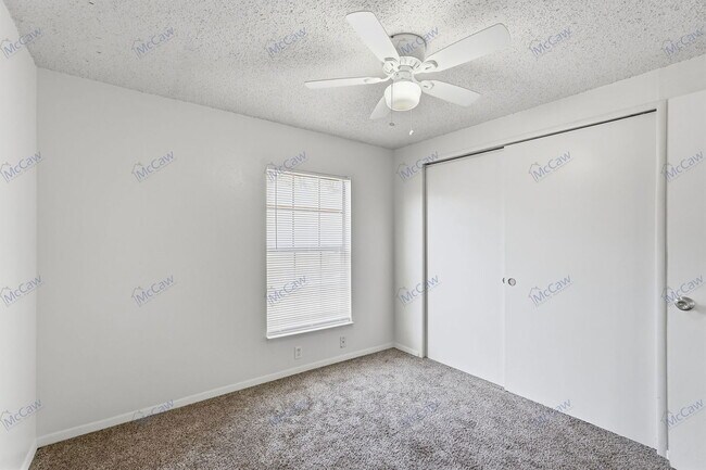 Building Photo - 14614 Seminole Dr