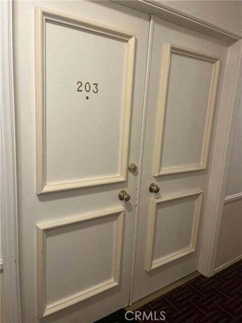 Building Photo - 5625 N Sumner Wy