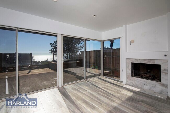 Building Photo - 721 Camino Del Mar