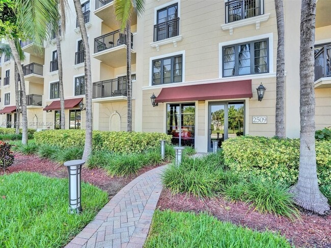 Building Photo - 2509 N Ocean Blvd