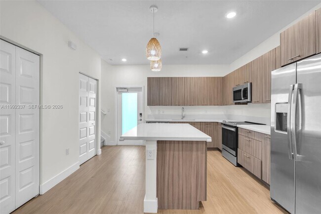 Building Photo - 8363 NW 41st St