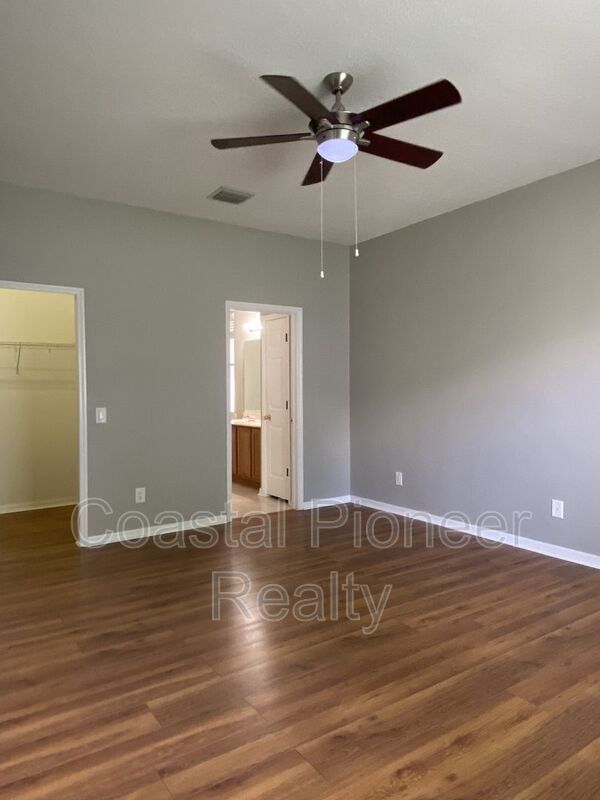 Building Photo - 29832 Cedar Waxwing Dr