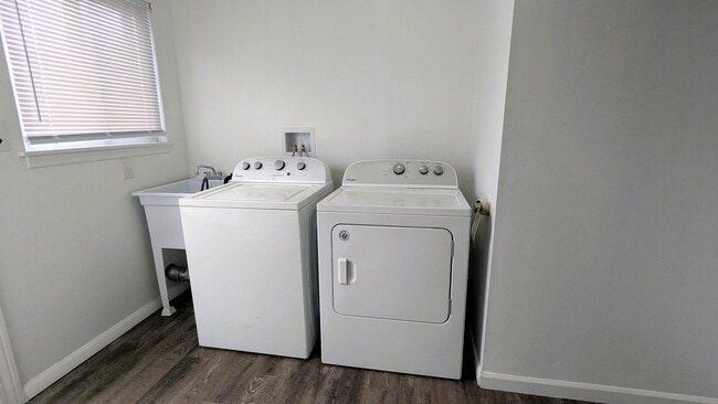 Building Photo - 30113 Hazelwood St