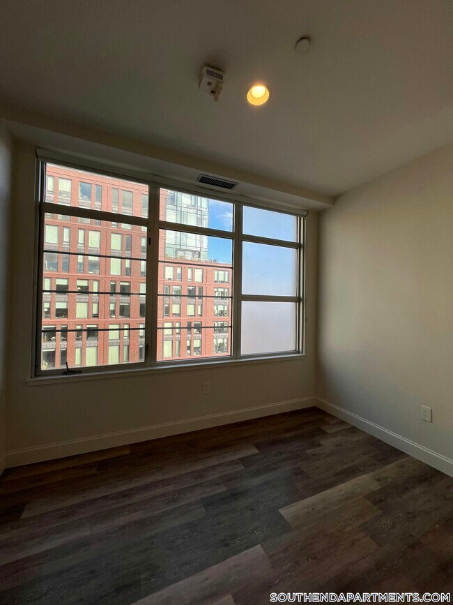 Building Photo - 160 E Berkeley St