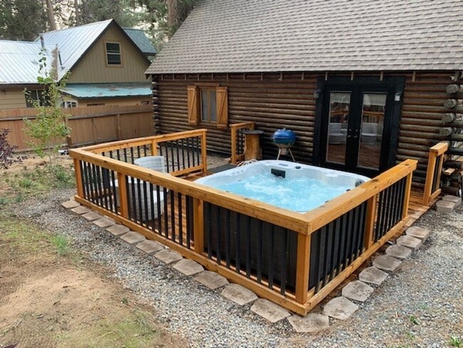 Building Photo - Lovely 3BD cabin style furnished home avail. for a Seasonal lease starting 5/15/26! Call to inqui...