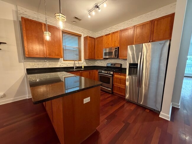 Building Photo - 1730 N Western Ave