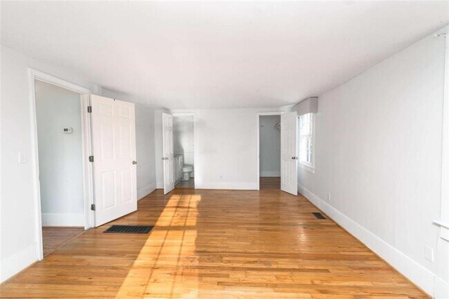 Building Photo - 2344 Ripplewater Dr SE