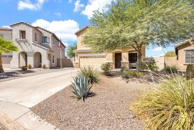 Building Photo - Stylish Home with Loft, Den, Great Room & ...