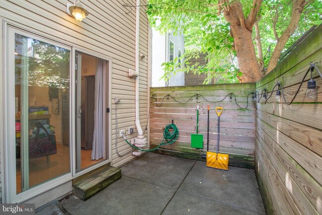 Building Photo - 1316 S Bouvier St
