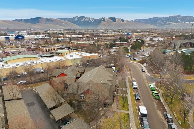 Building Photo - *PET FRIENDLY* 2 Bed 2 Bath Condo