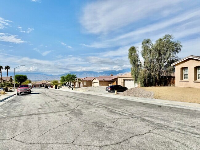 Building Photo - 13697 Mountain Top Dr