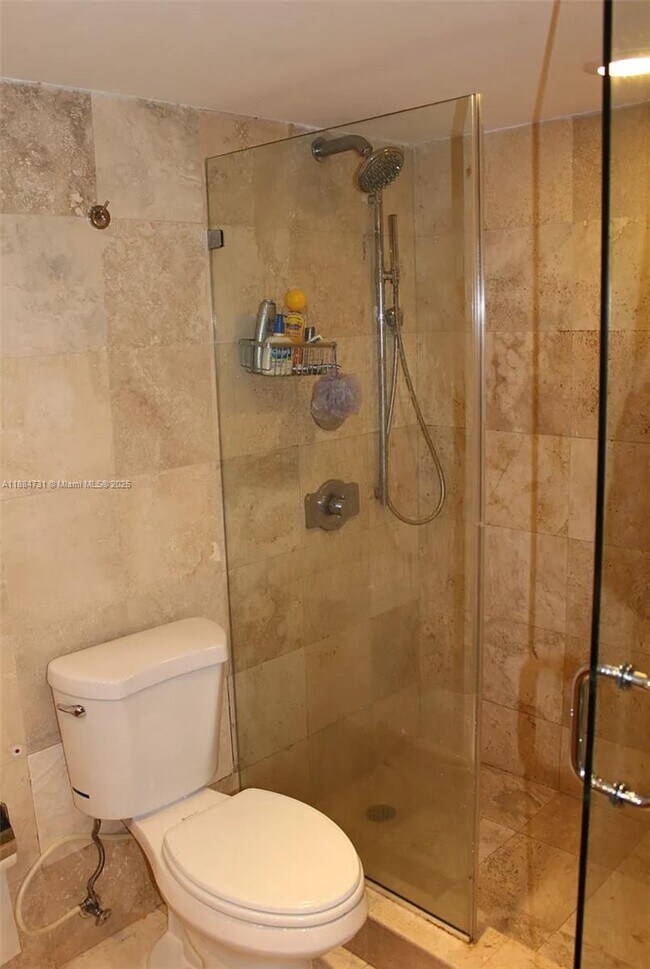 Building Photo - 9500 W Bay Harbor Dr