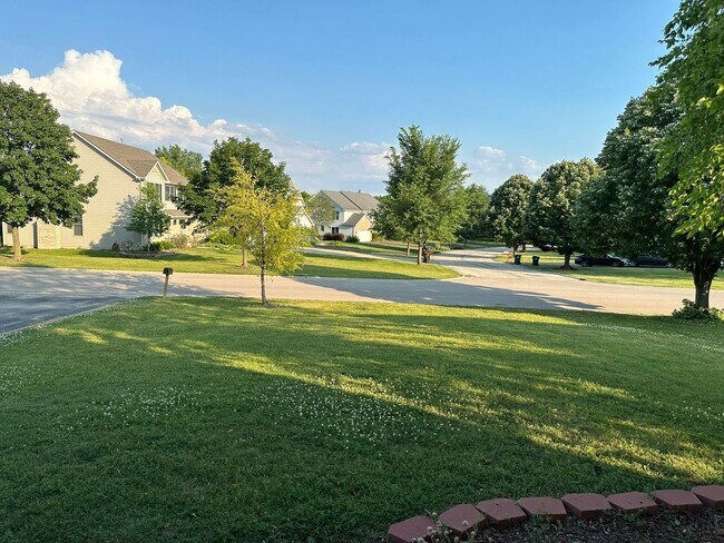 Building Photo - 5490 Fox Path Ln