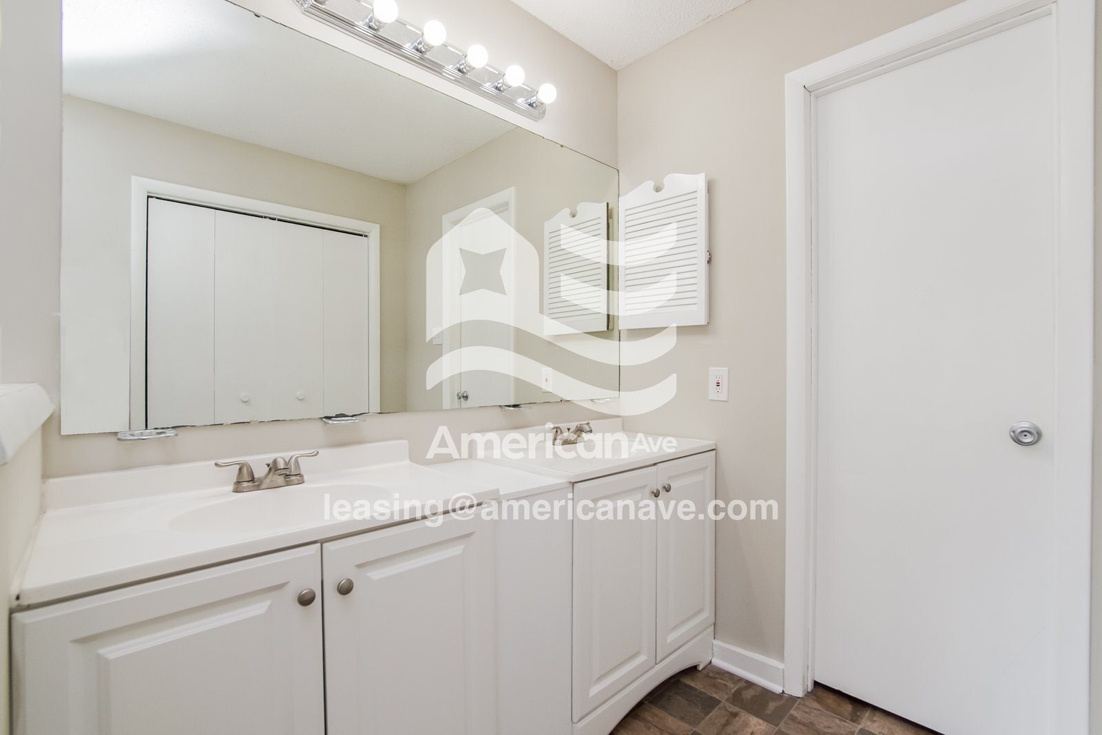 Building Photo - 5944 Laguna Dr