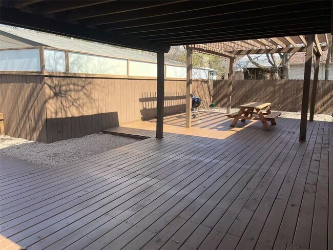 Building Photo - 1406 Brentwood St