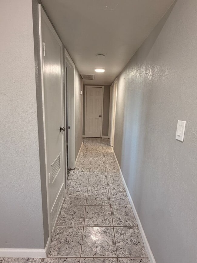 Building Photo - Single Story *NO* Carpet + *NO* HOA Avondale Home For Rent!