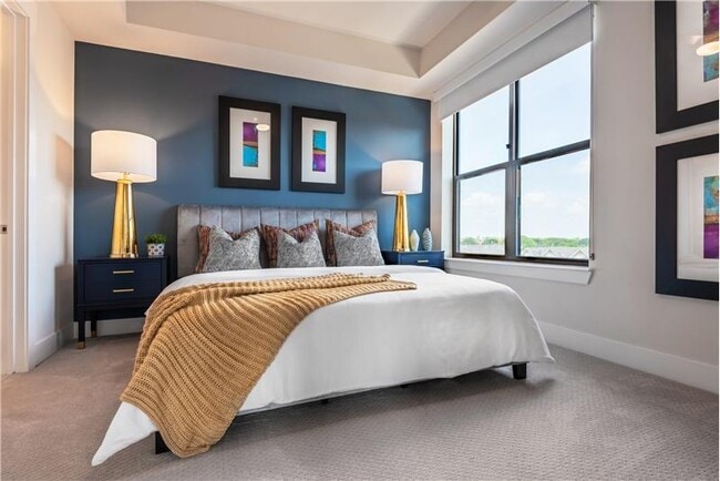 Building Photo - 3329 Oak Grove Ave